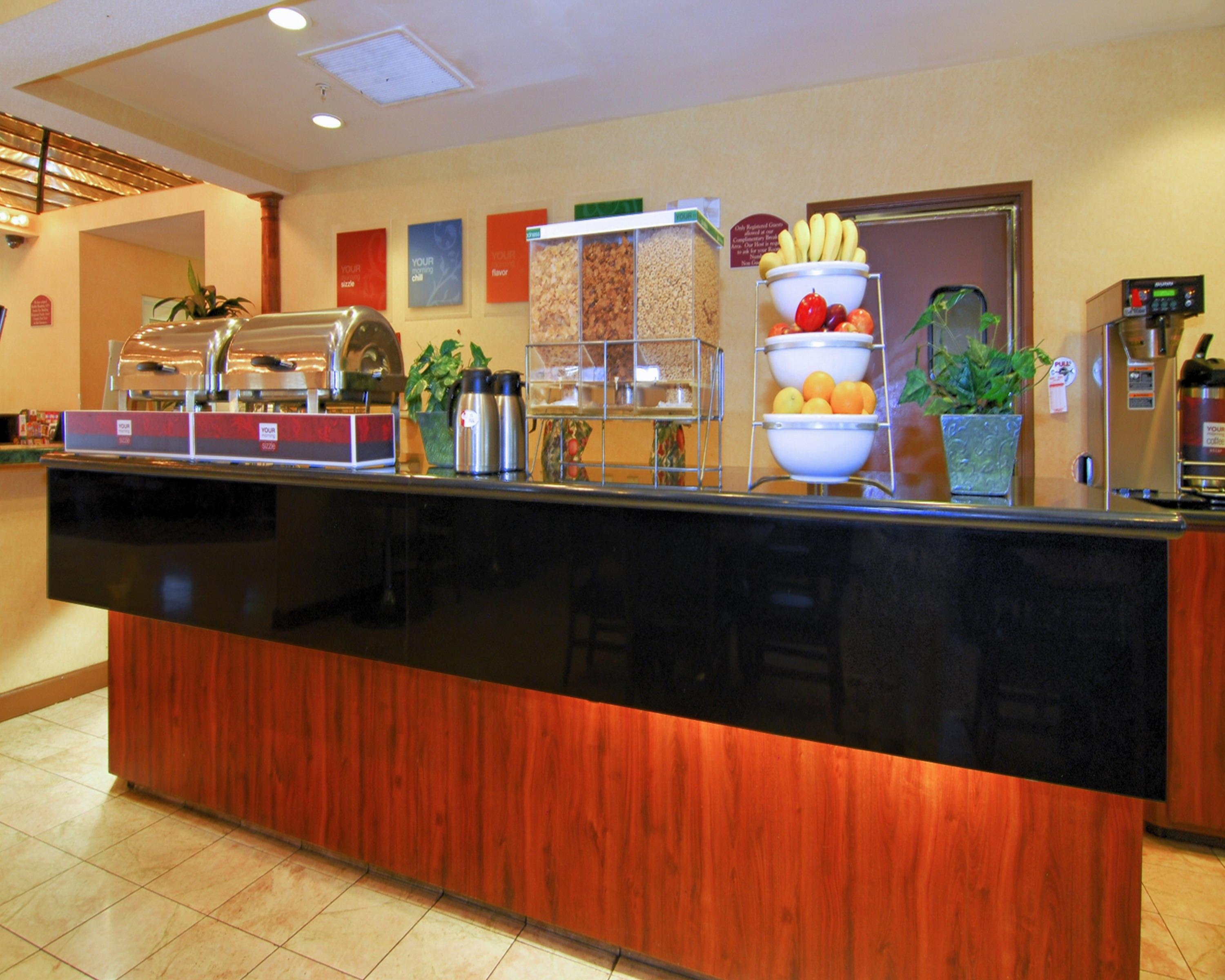 La Quinta Inn & Suites By Wyndham Memphis I-240 Extérieur photo