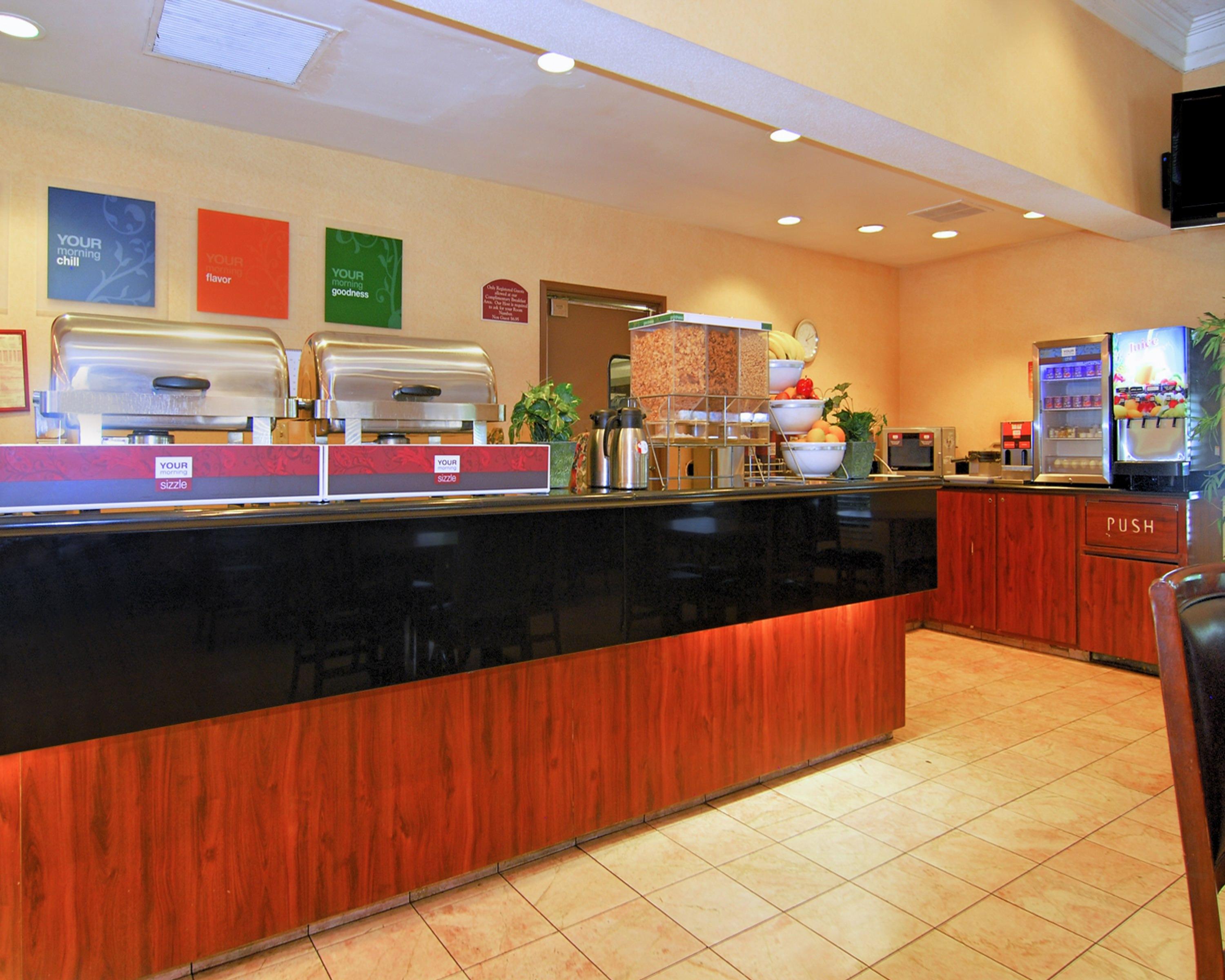 La Quinta Inn & Suites By Wyndham Memphis I-240 Extérieur photo