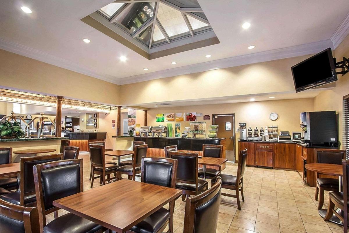 La Quinta Inn & Suites By Wyndham Memphis I-240 Extérieur photo