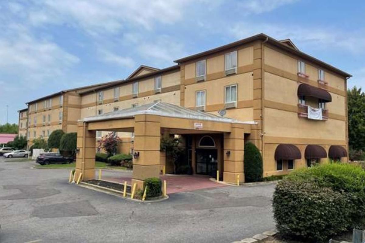 La Quinta Inn & Suites By Wyndham Memphis I-240 Extérieur photo