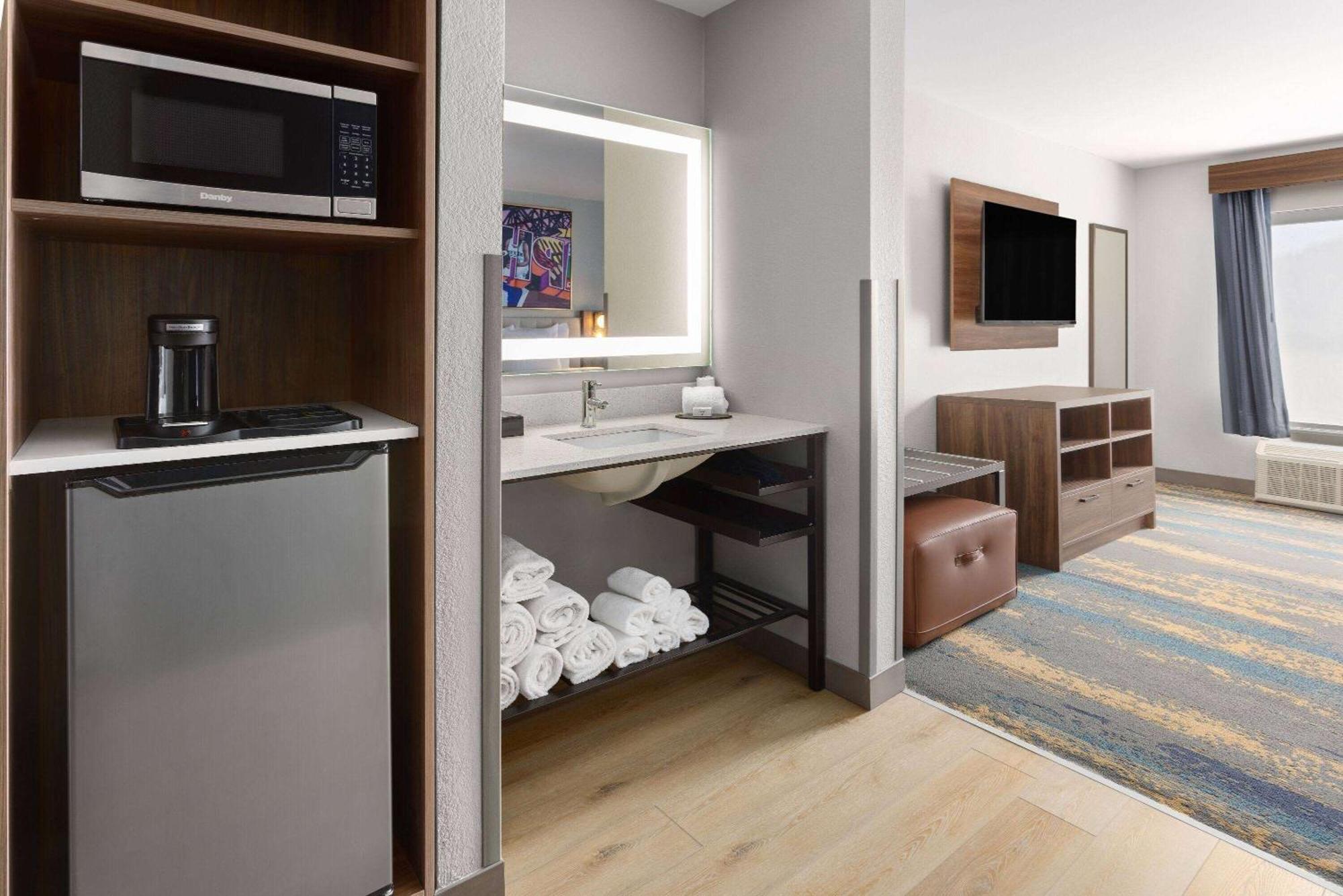 La Quinta Inn & Suites By Wyndham Memphis I-240 Extérieur photo