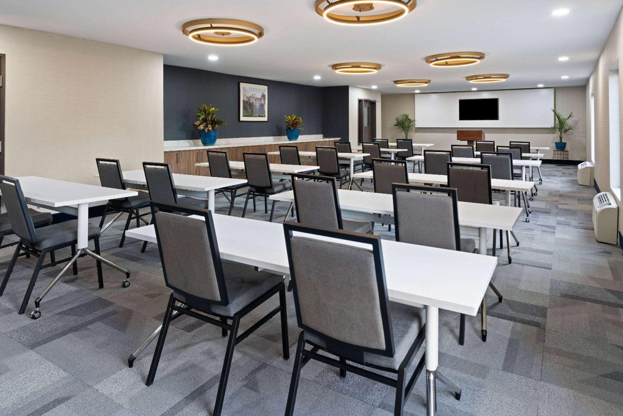La Quinta Inn & Suites By Wyndham Memphis I-240 Extérieur photo