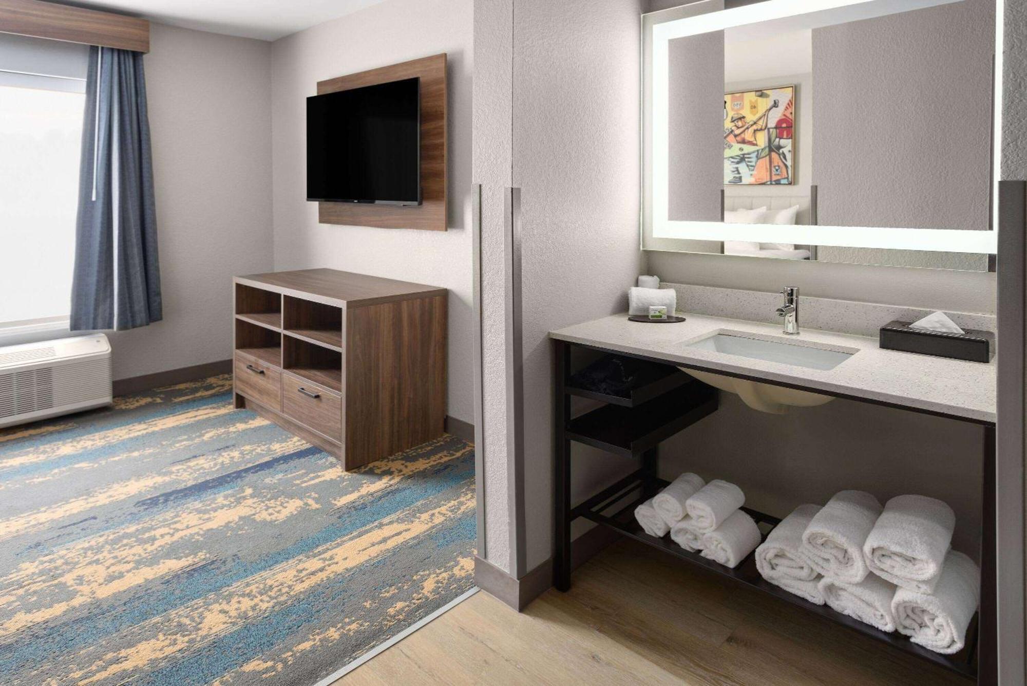 La Quinta Inn & Suites By Wyndham Memphis I-240 Extérieur photo
